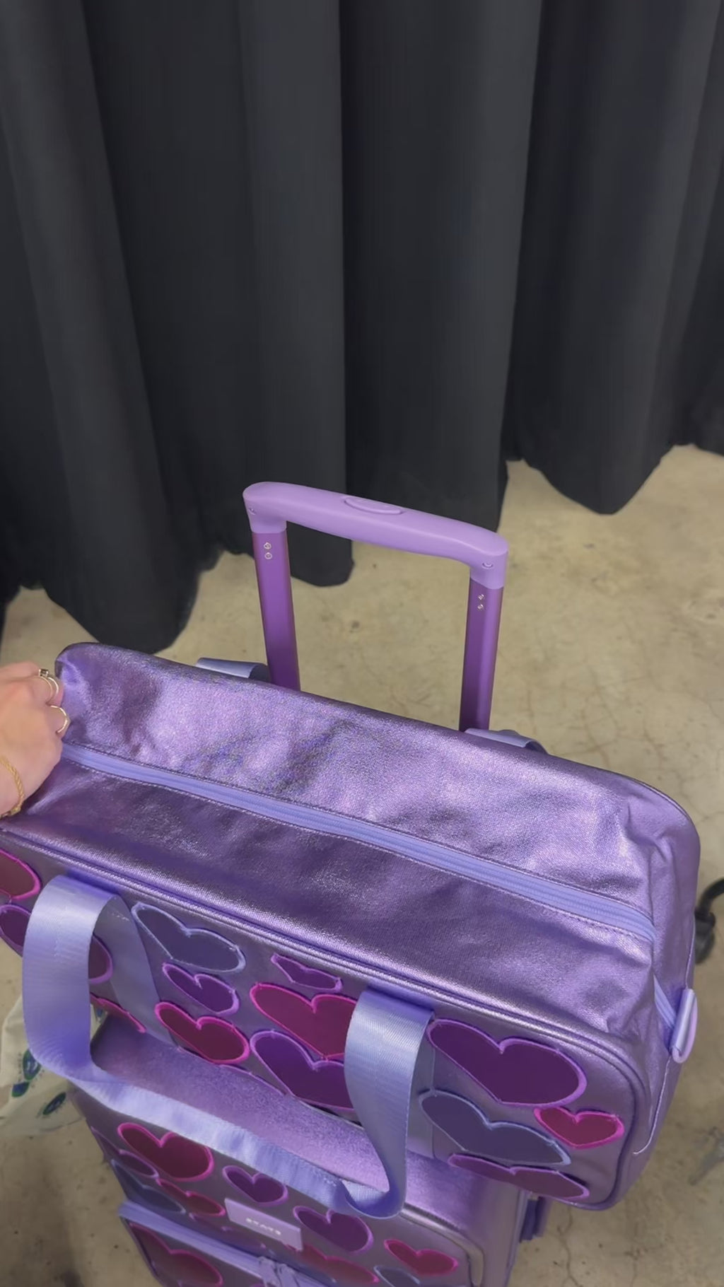 Video showing STATE bags Rockaway Duffle functionality while being packed